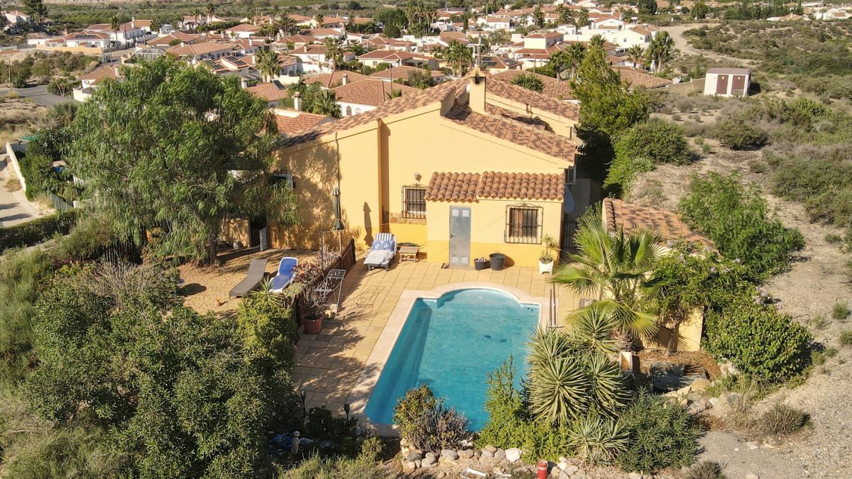 Villa con piscina , Arboleas