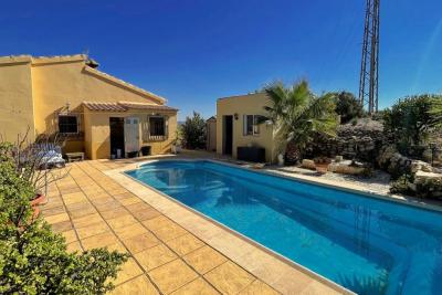 Villa con piscina , Arboleas