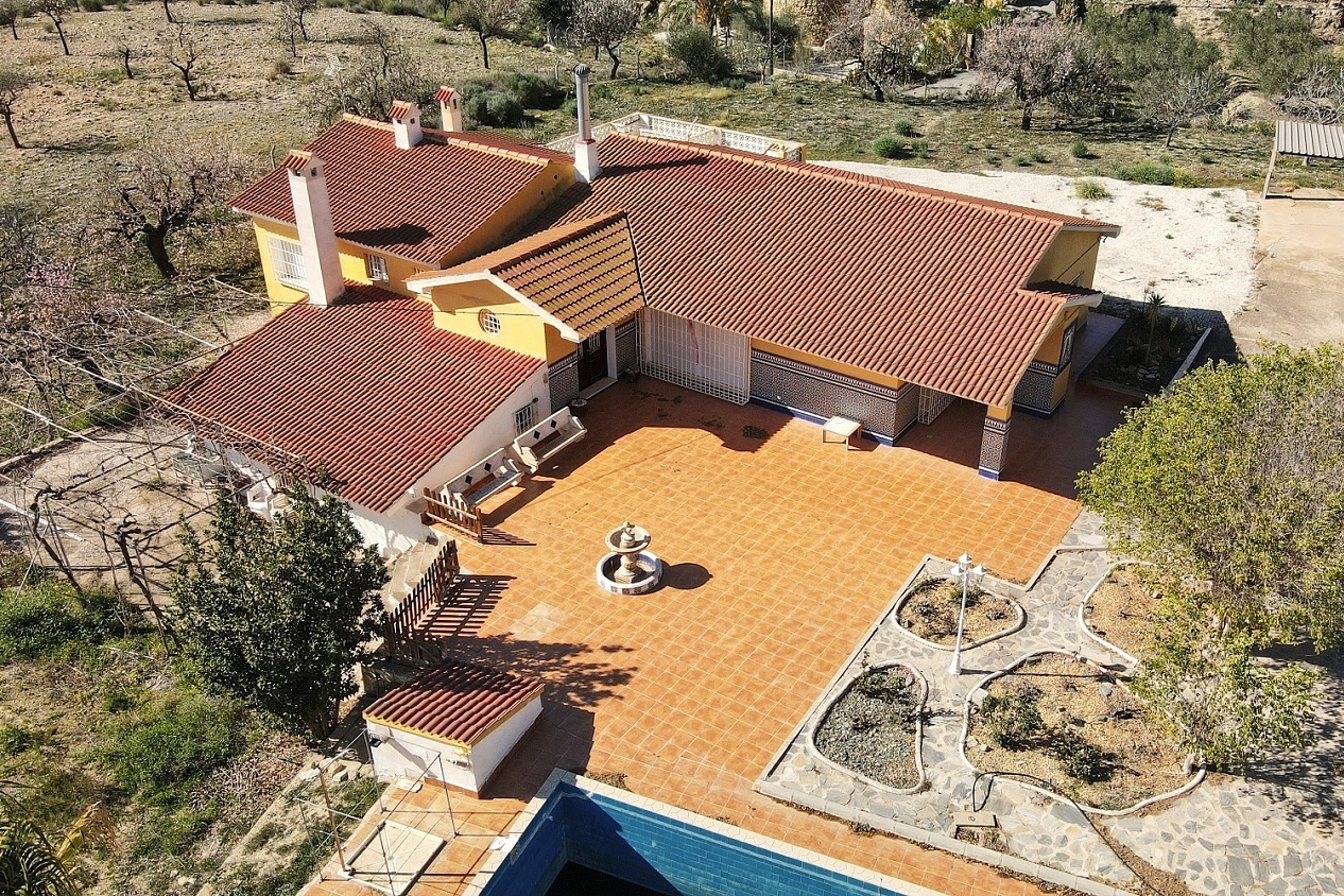 Espacioso Chalet con piscina privada, Lubrin