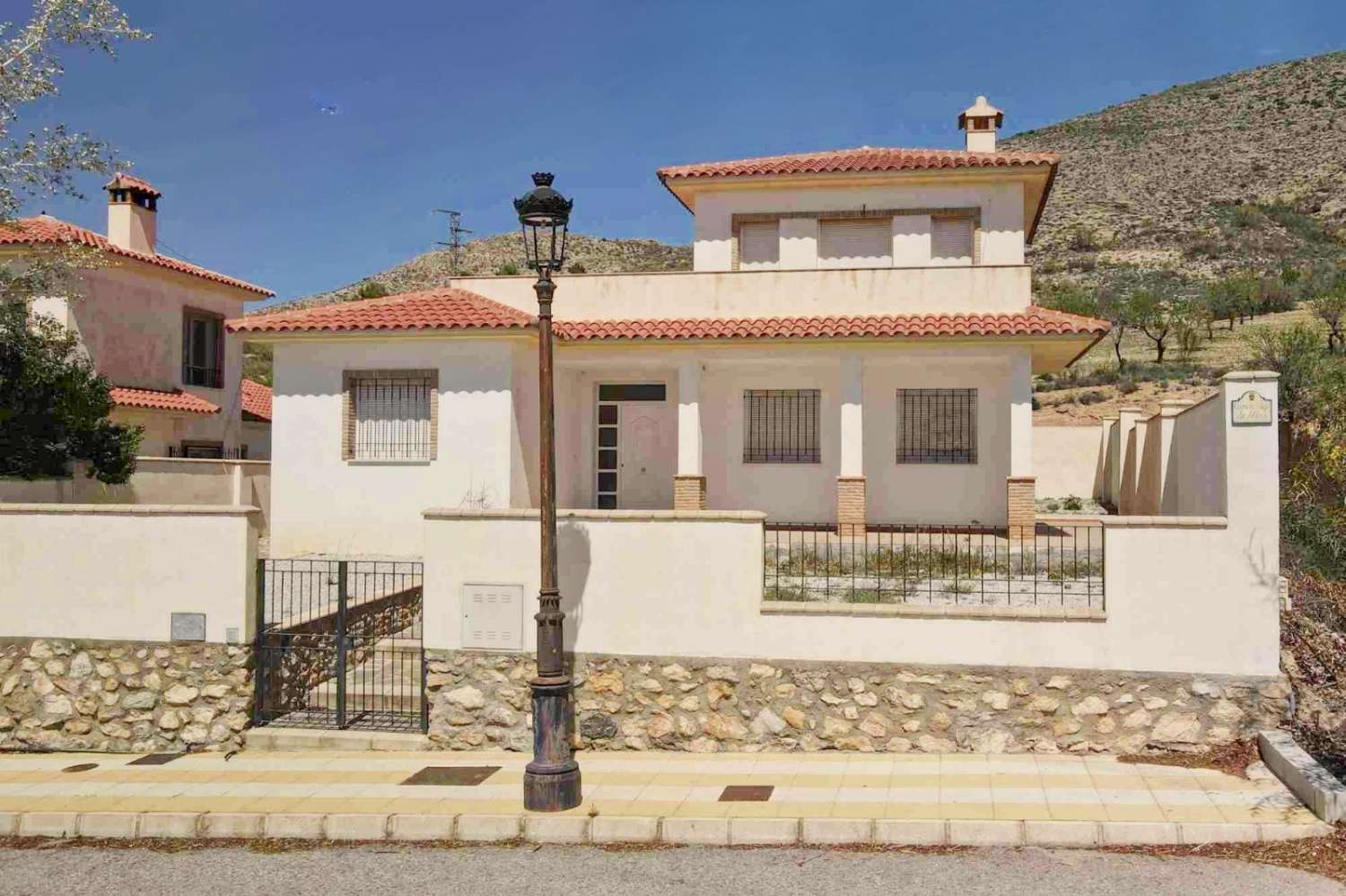 Villa 4 dormitorios, Oria, Almería